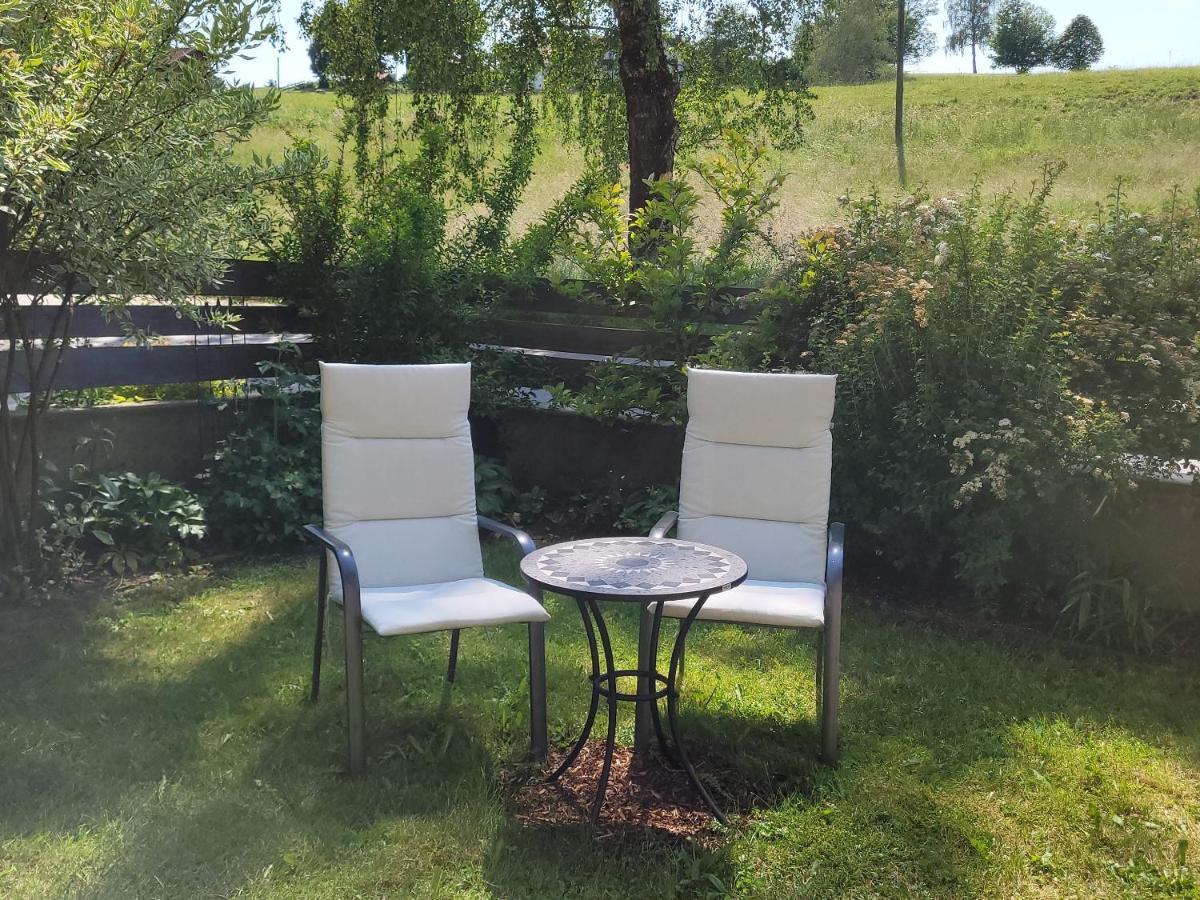 I24Rooms - Gaestezimmer Mit Eigenem Garten Legau Exterior foto